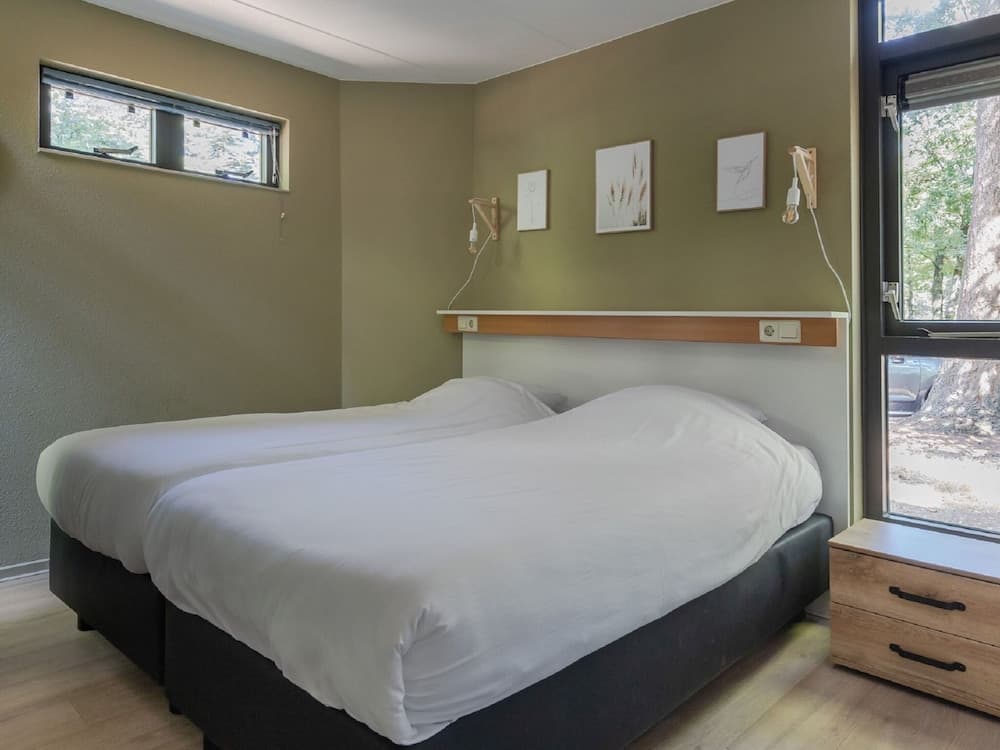 Woodland Bungalow w/ Pool