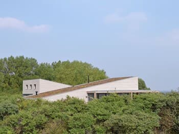 Luxurious Villa With a Nice Deck, in Nature Reserve De Punt