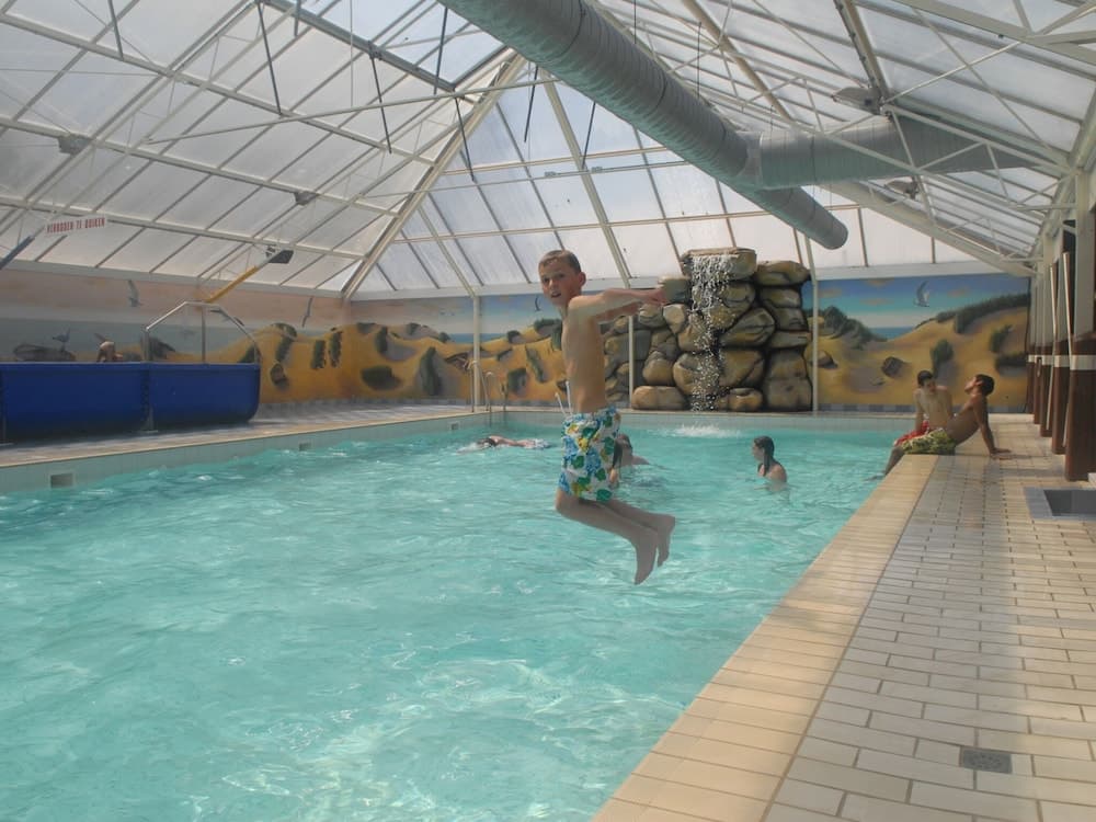 Chalet in Bergumermeer by the Canal