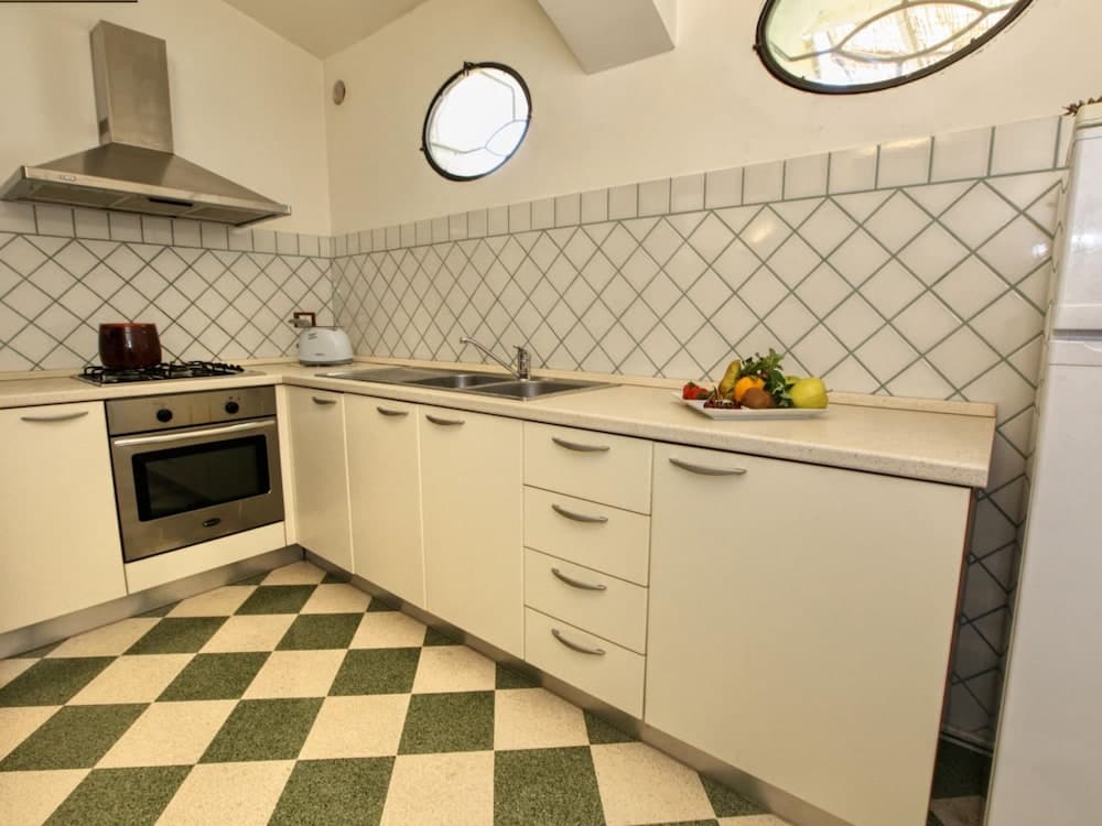 Holiday Home in San Cipriano With Pool