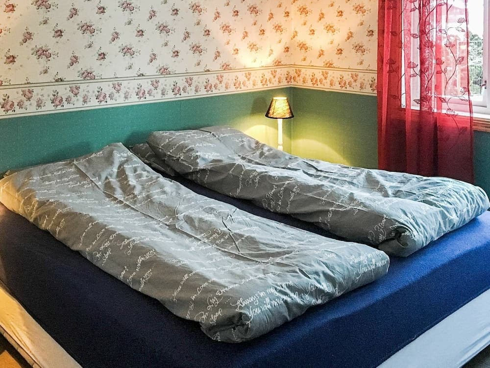 8 Person Holiday Home in Sæbø