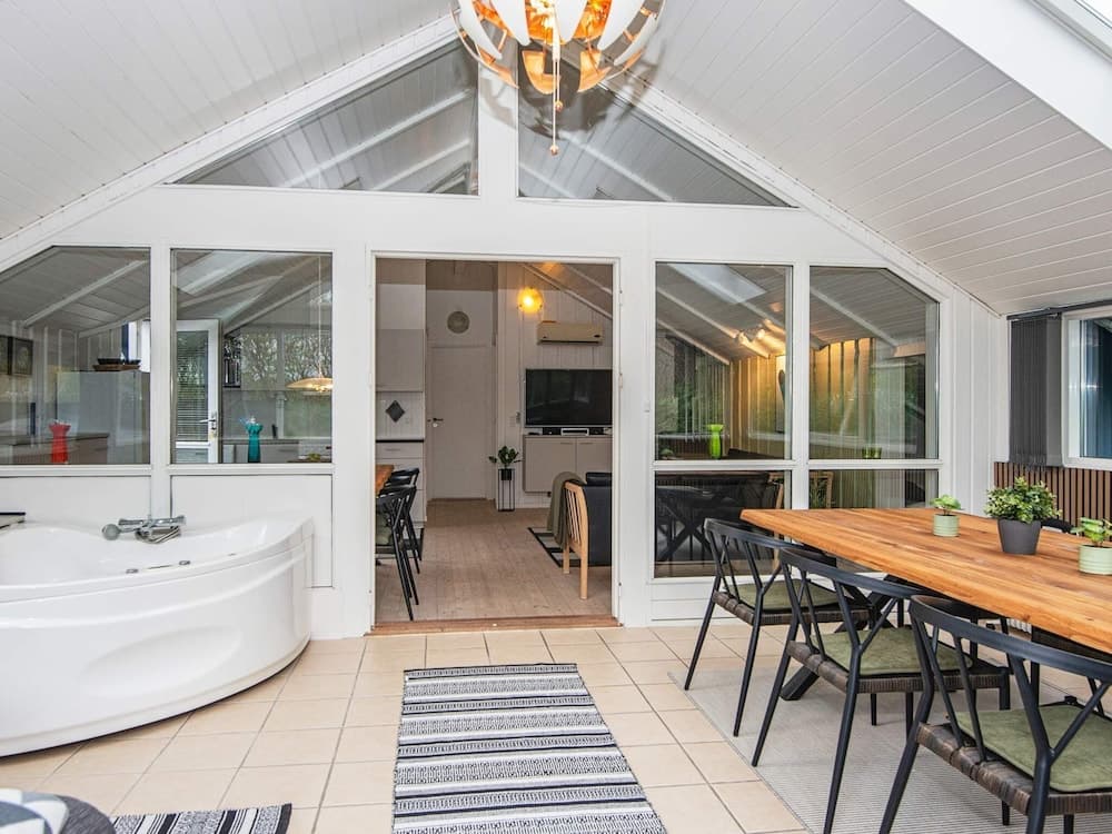 6 Person Holiday Home in Hovborg-by Traum