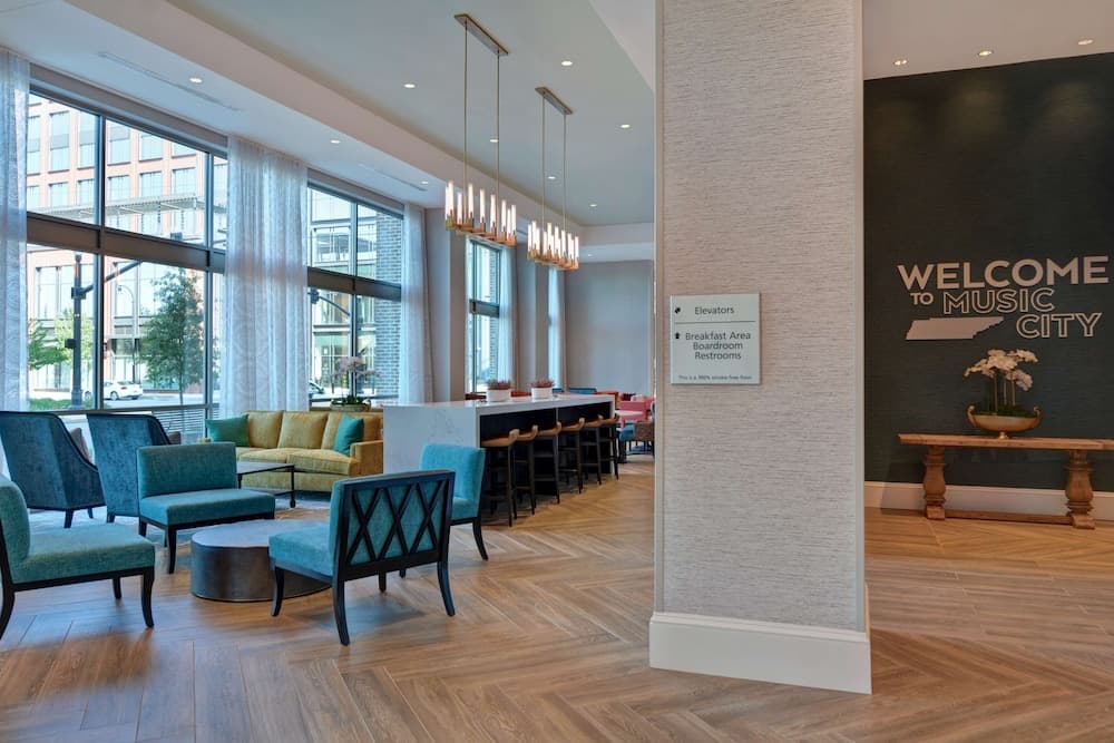 Hampton Inn & Suites Nashville Downtown Capitol View