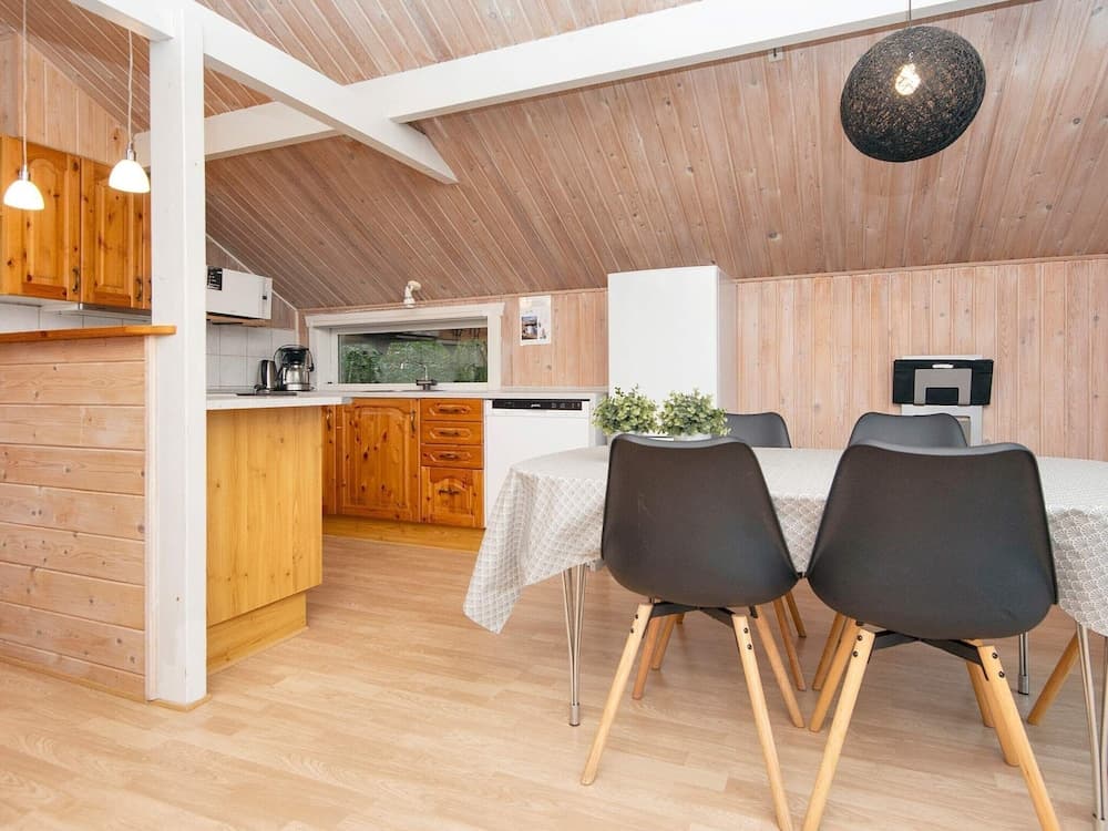 6 Person Holiday Home in Ebeltoft-by Traum