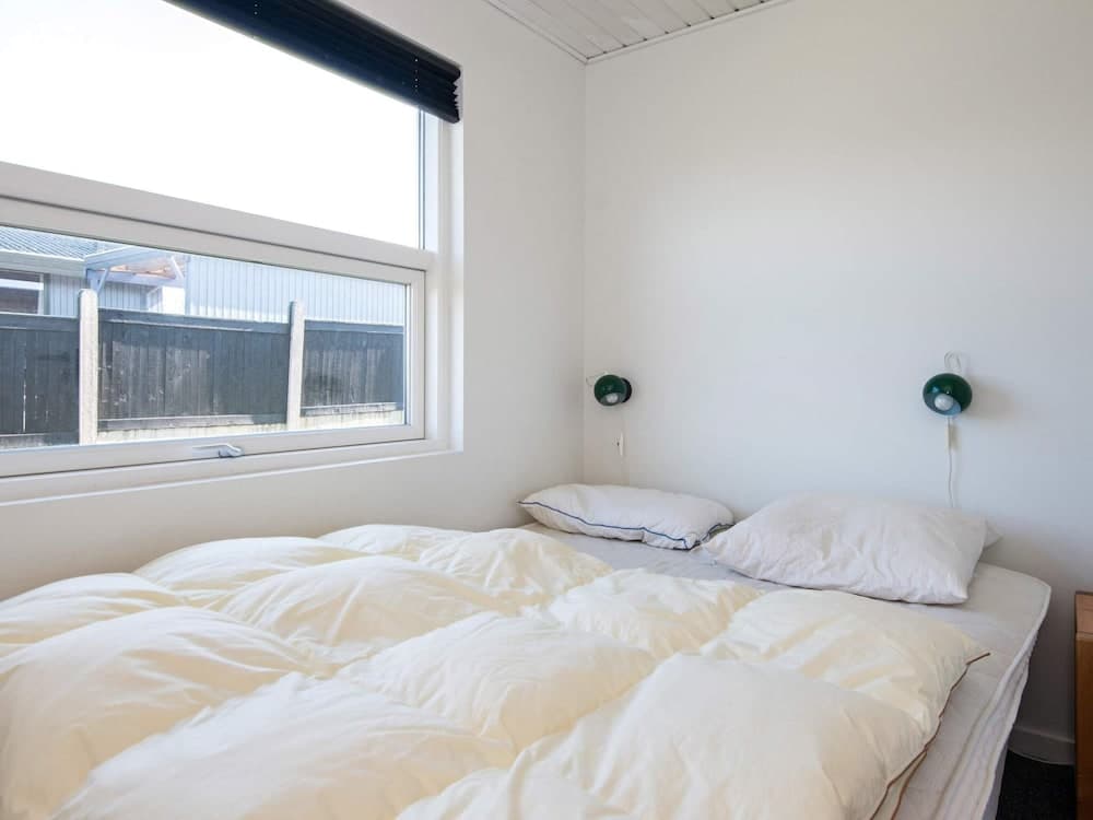 6 Person Holiday Home in Allingabro-by Traum