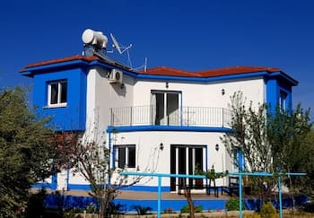 Olive Tree Villa 3 Double Bedrooms With Spectacular Mountain Sea View