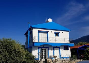 Fruit Tree Villa 3 Double Bedrooms With Spectacular Mountain Sea View