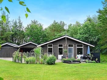 6 Person Holiday Home in Saeby-by Traum