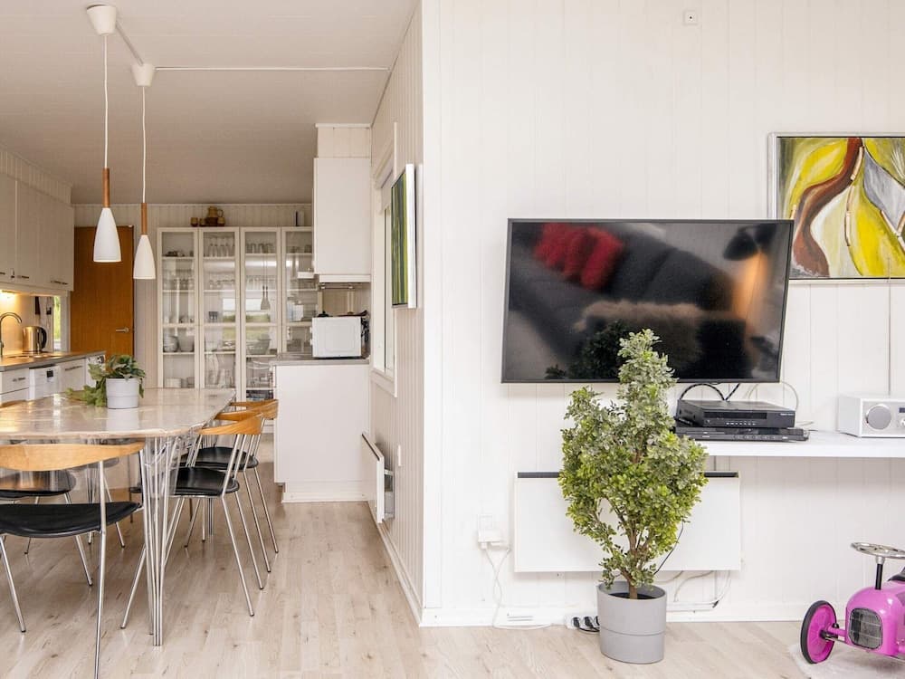 6 Person Holiday Home in Hejls