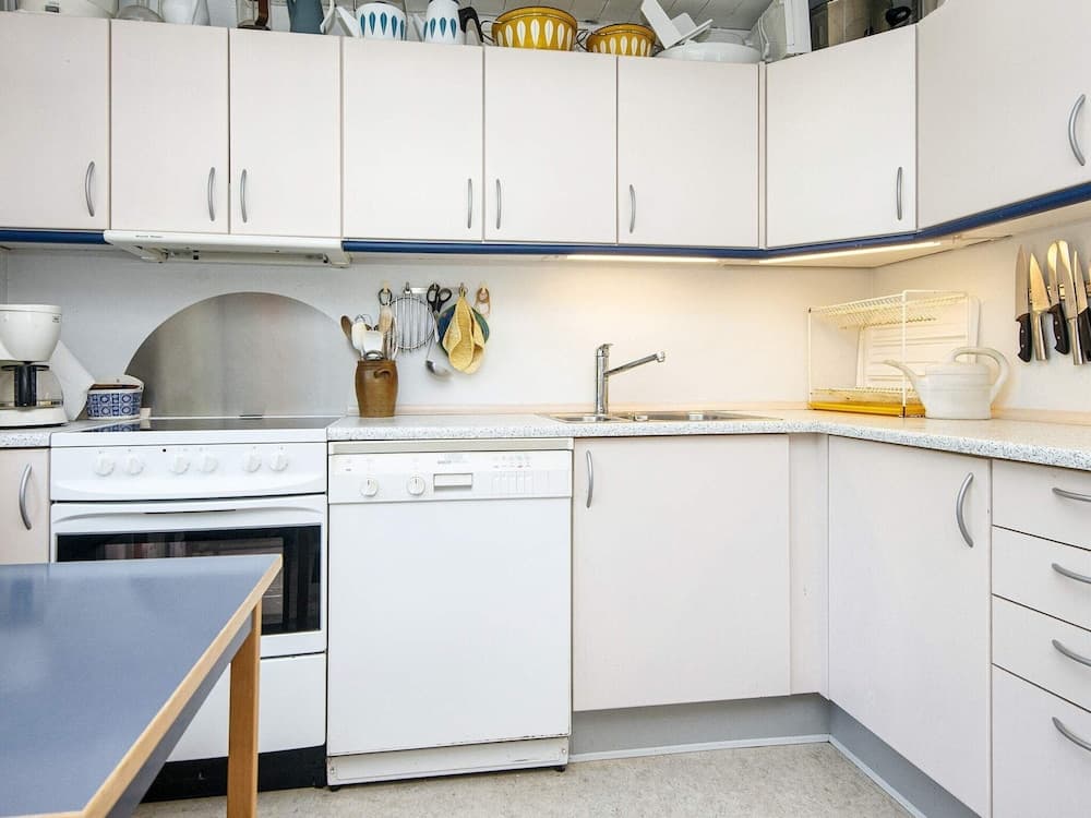 6 Person Holiday Home in Glesborg-by Traum