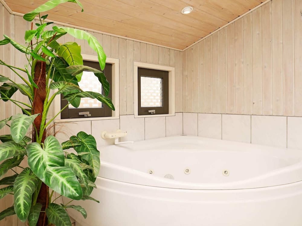 6 Person Holiday Home in Spottrup-by Traum