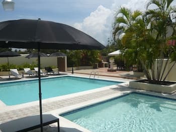 Villa Los Almendros - 2 Private Pools Tennis