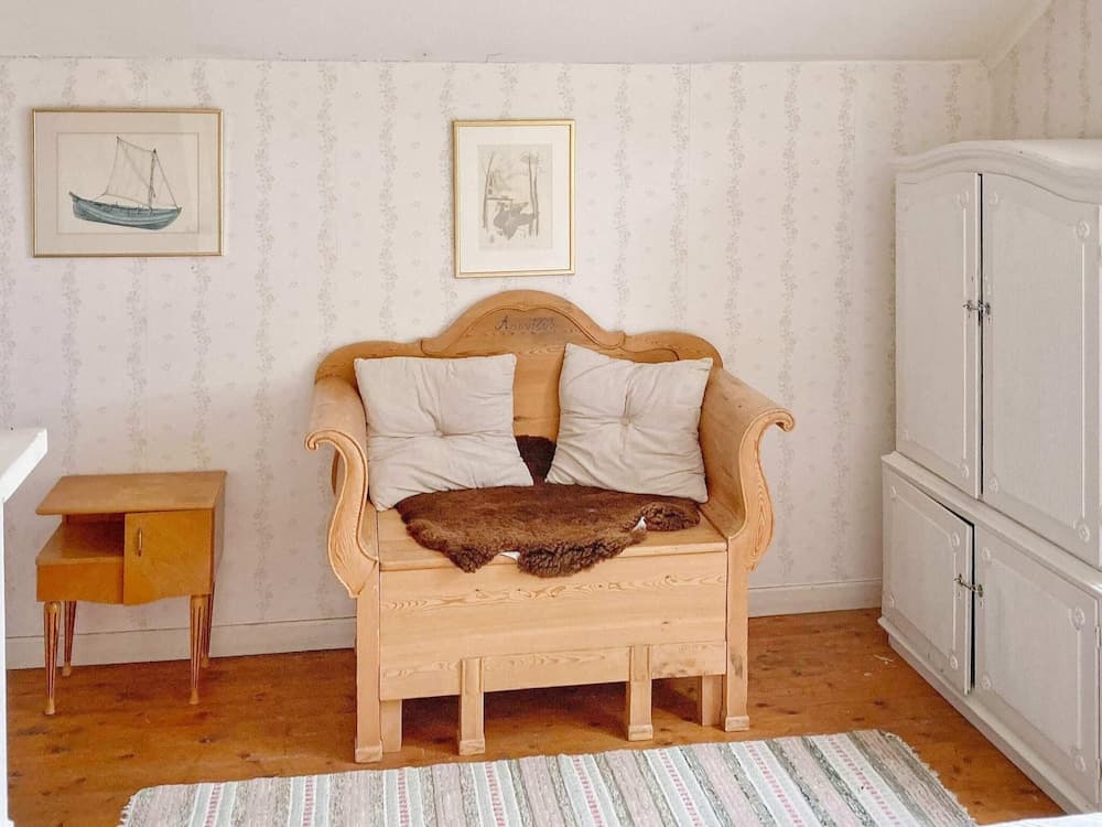 6 Person Holiday Home in Overum-by Traum