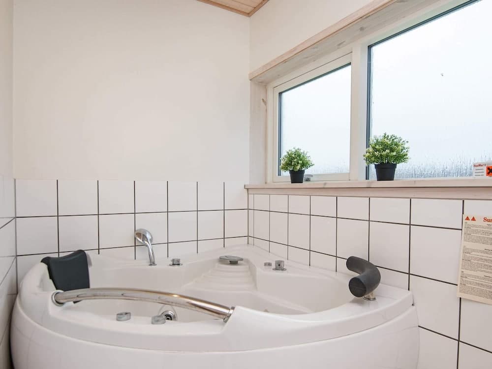 10 Person Holiday Home in Glesborg-by Traum