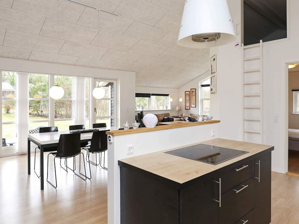 10 Person Holiday Home in Logstor-by Traum