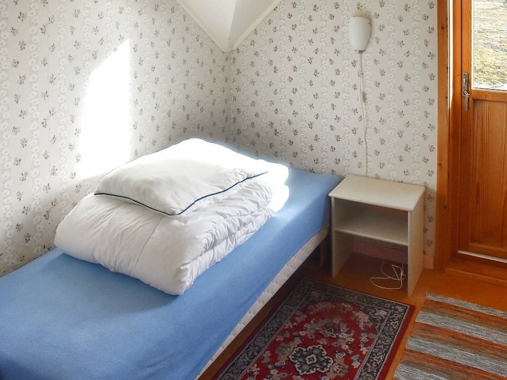 7 Person Holiday Home in Titran