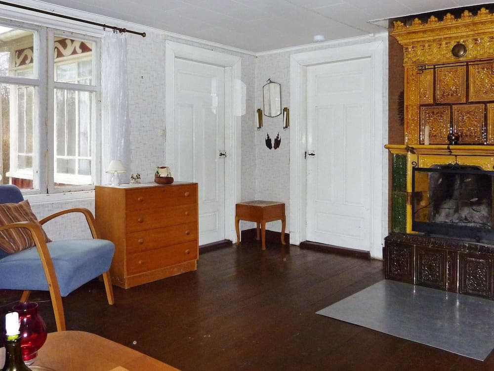 5 Person Holiday Home in Kalvsvik