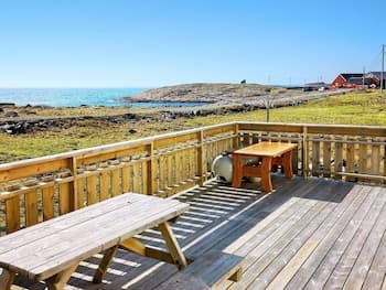 8 Person Holiday Home in Sætervik