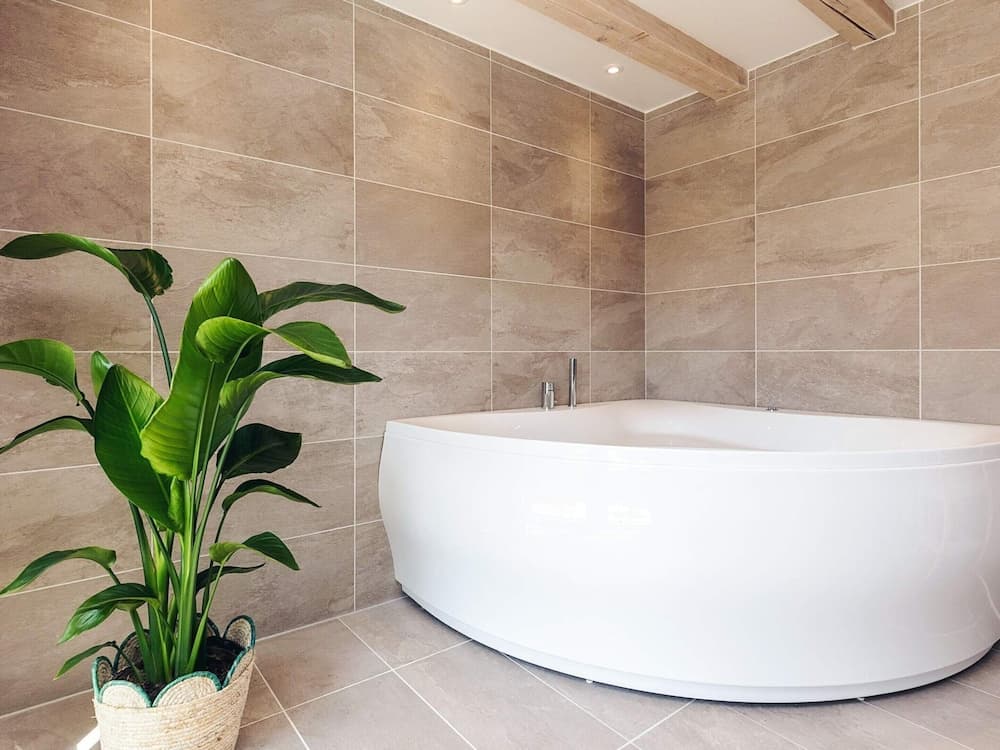 Idyllic Thatched Cottage Retreat-by Traum