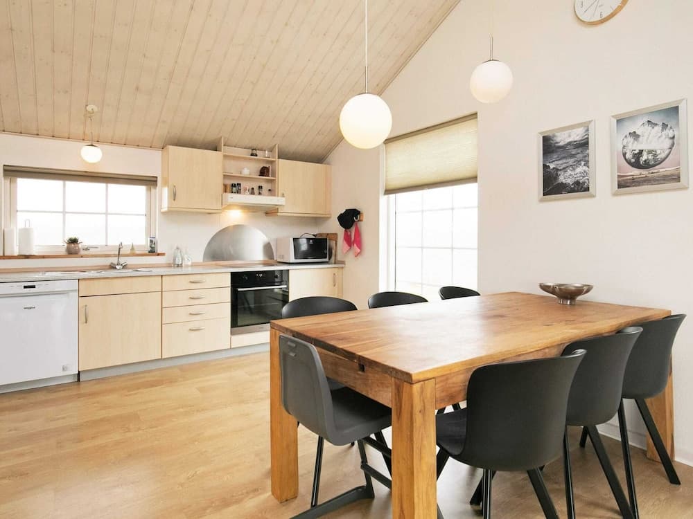 Picturesque Holiday Home in LÃ¸kken near Sea