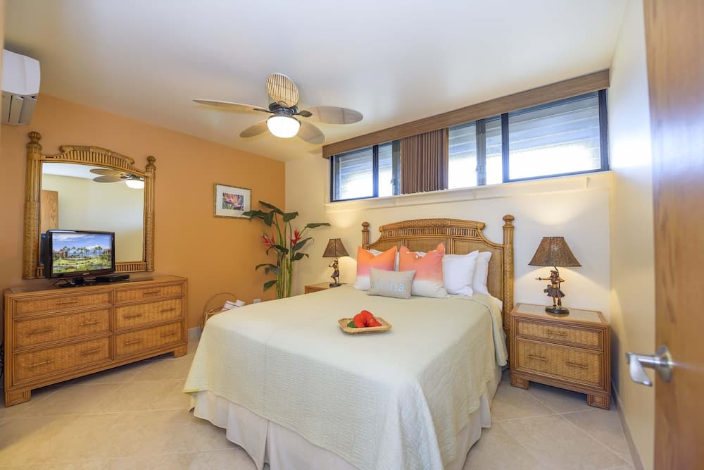 Papakea H404 3 Bedroom Condo by RedAwning