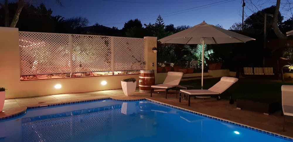 Cosy Chalet With Private Patio in Constantia, the Leafy Suburb of Cape Town