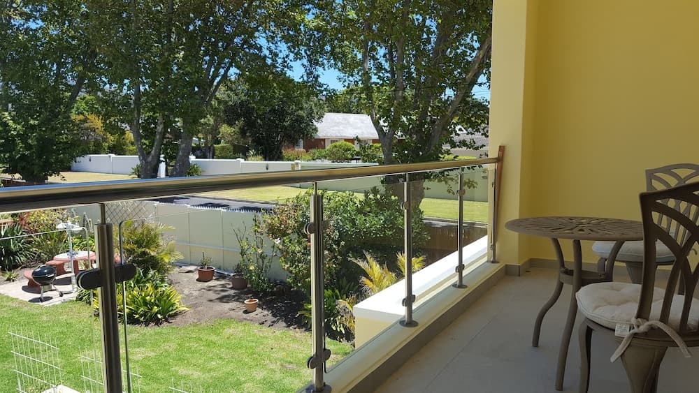 Superior 4-star-apartment Graded by Aa and Tgcsa Close to Constantia Wineroute