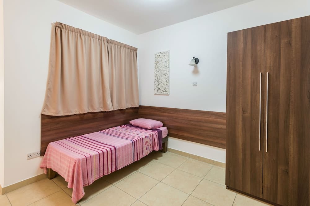 Getawaysmalta - Blue Harbour 2 Seafront 3-bedroom Apt With Large Back Terrace