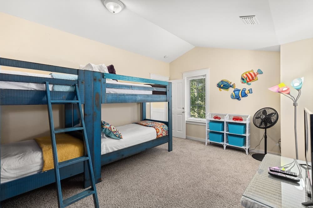 1337 Laurel Grove 3 Bedroom Home by RedAwning