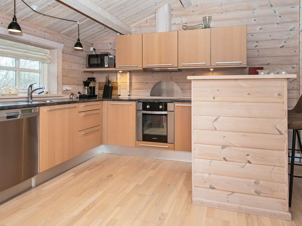 6 Person Holiday Home in Hemmet-by Traum