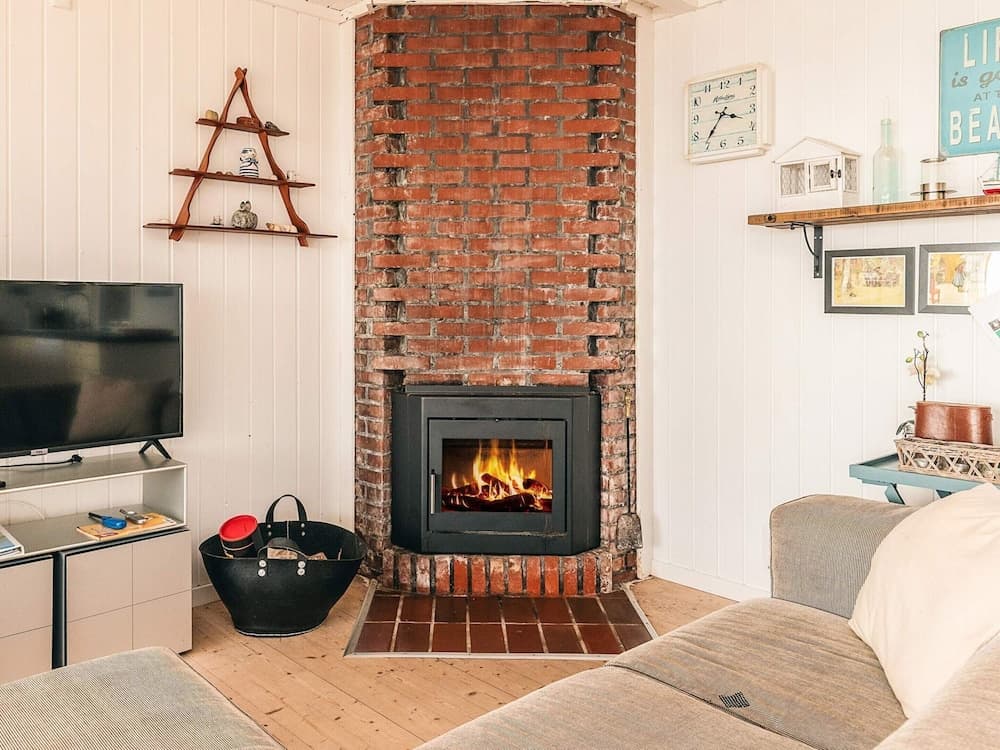 6 Person Holiday Home in Spottrup