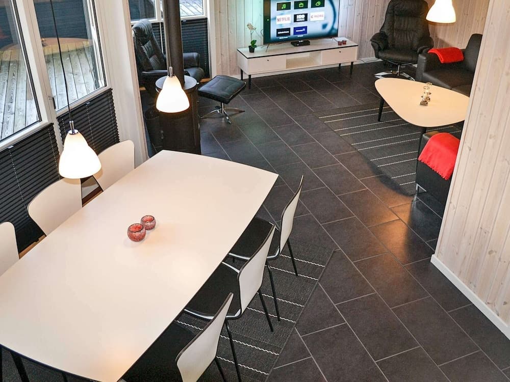 6 Person Holiday Home in Ulfborg