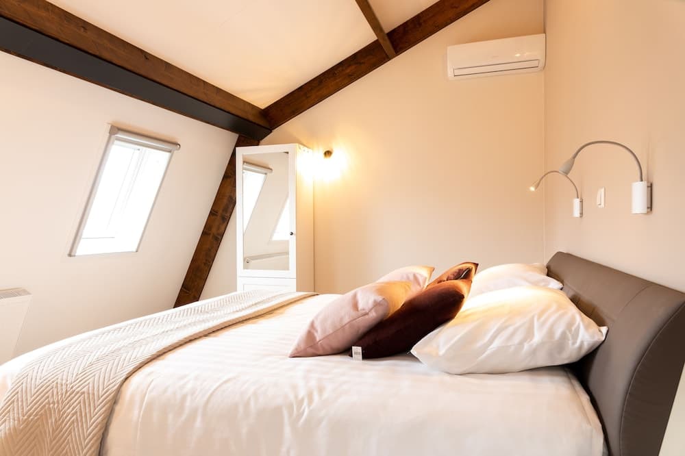 Ruyge Weyde Logies -The Farmer's Daughter