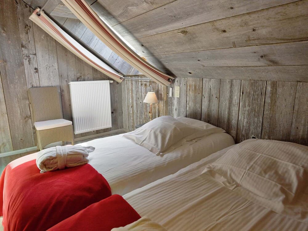 Comfortable Chalet With Indoor Pool, Hammam and Sauna Near Stoumont