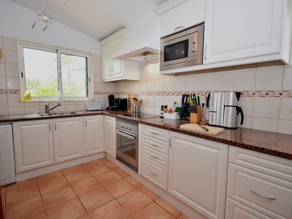 Villa in Albufeira With Pool & Ocean Views