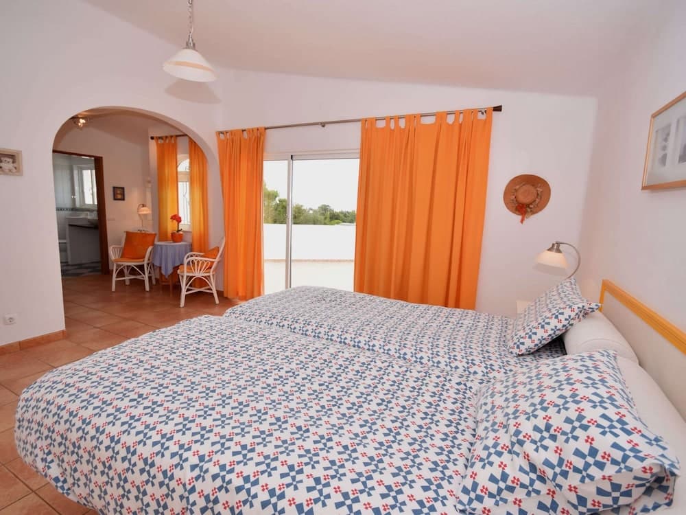 Villa in Albufeira With Pool & Ocean Views