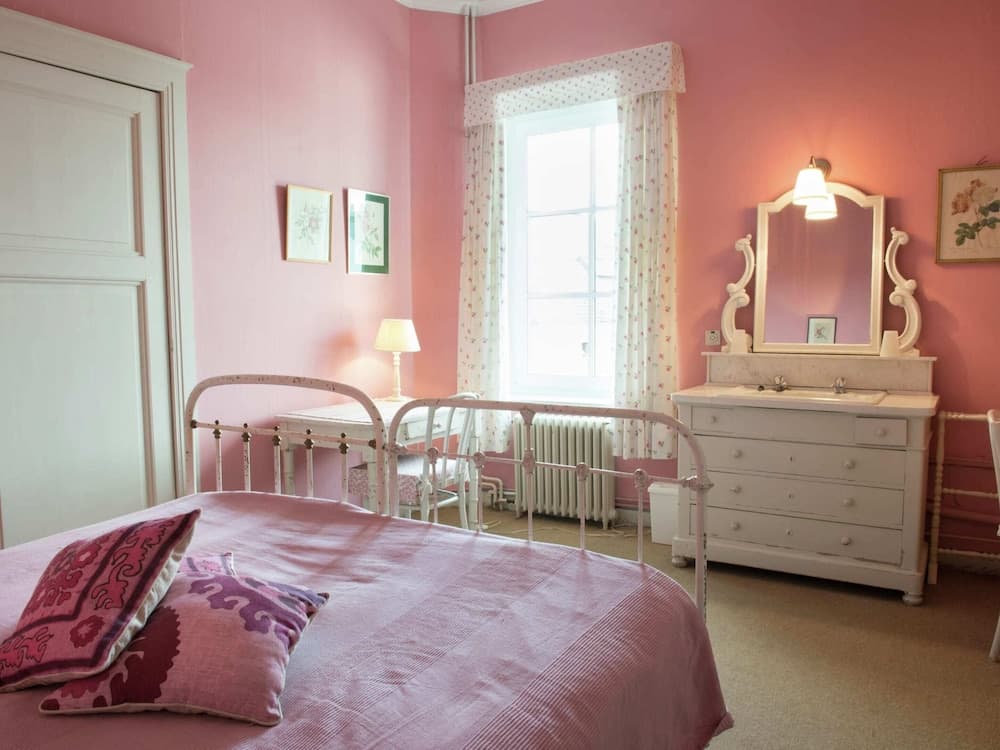 Vintage Castle in Theux With Private Pool