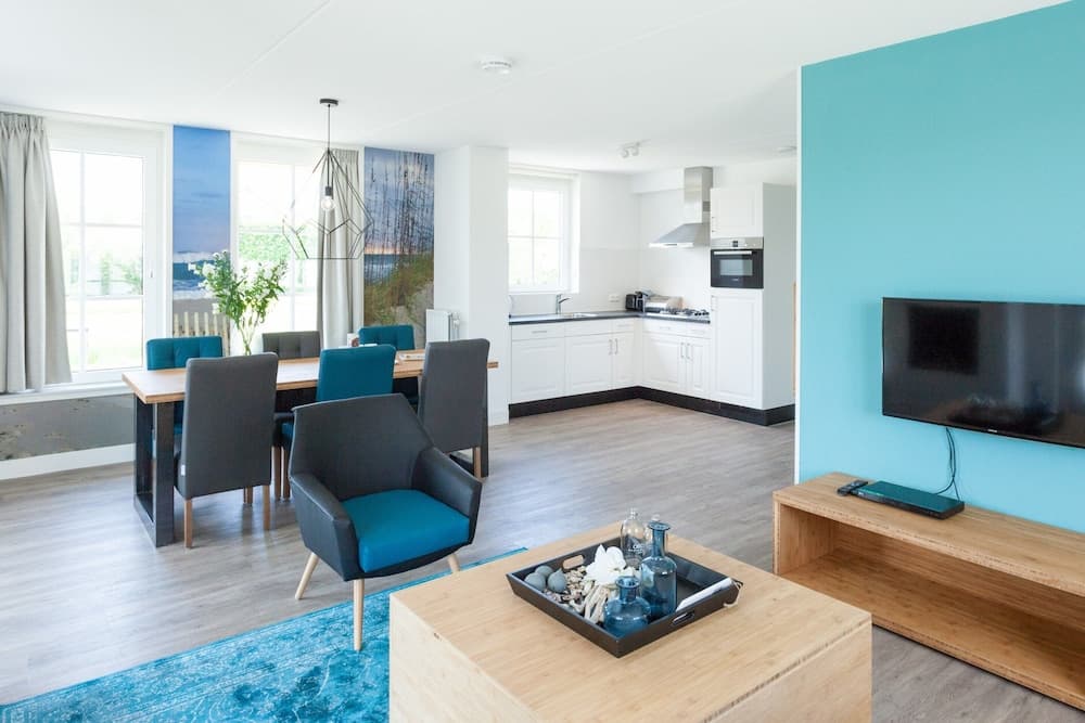 Beautiful Villa Near North Sea Beach