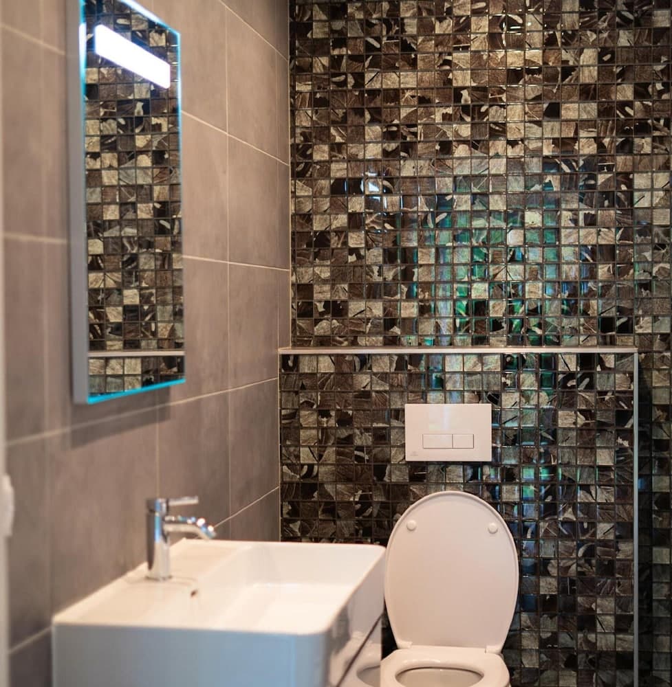 Comfortable House With hot tub