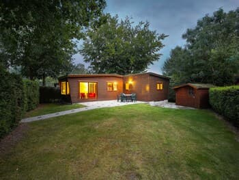 Cozy Wooden Chalet with Privacy near Nature