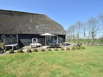 Sun-kissed Farmhouse in Veerse Meer-kamperland With Terrace