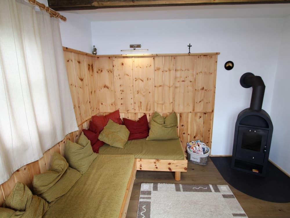 Cozy Holiday Home in Leibenfels With Barbecue