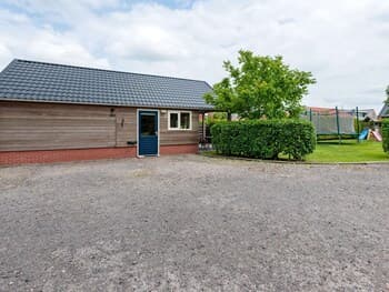 Cozy Apartment near Lake in Arum