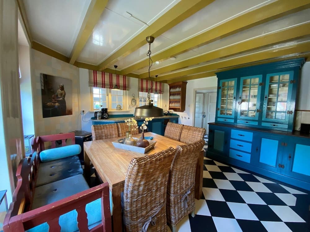 Nicely Decorated Villa with Garden near Sea