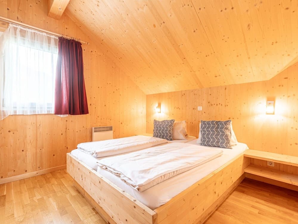 Luxurious Chalet in Murau with Outside Hot Tub