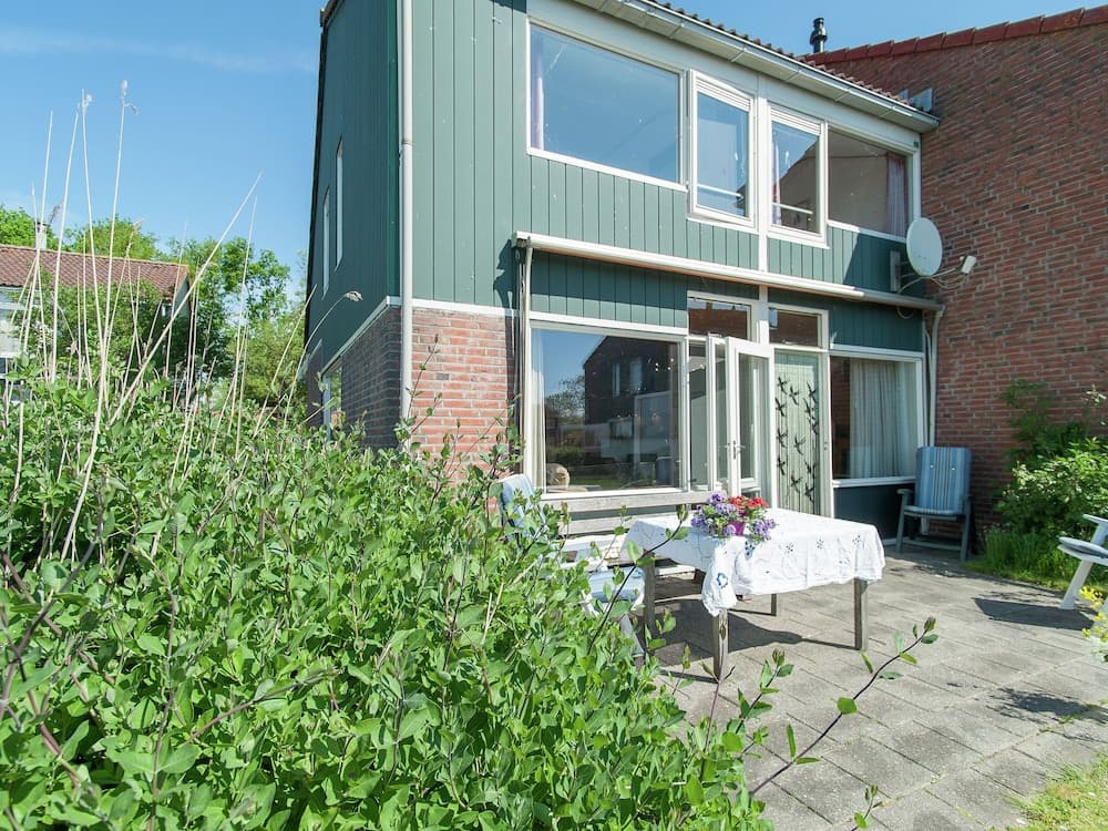 Delightful Holiday Home in Warns With Jetty