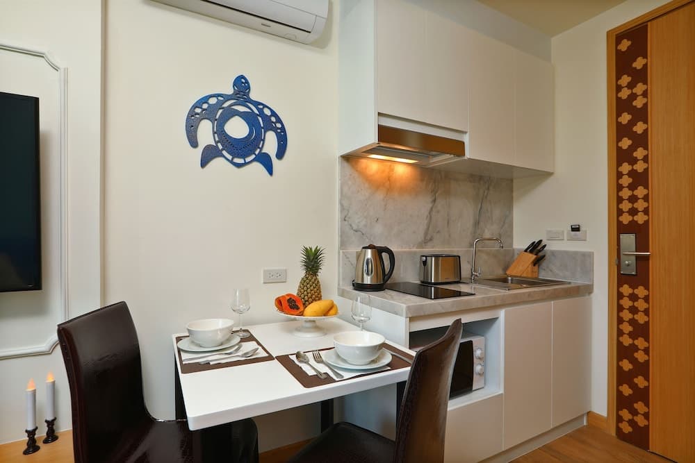 The Aristo Beach by Holy Cow 319