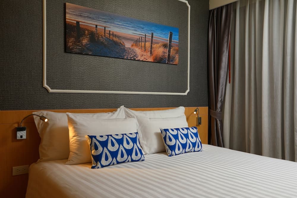 The Aristo Beach by Holy Cow 319