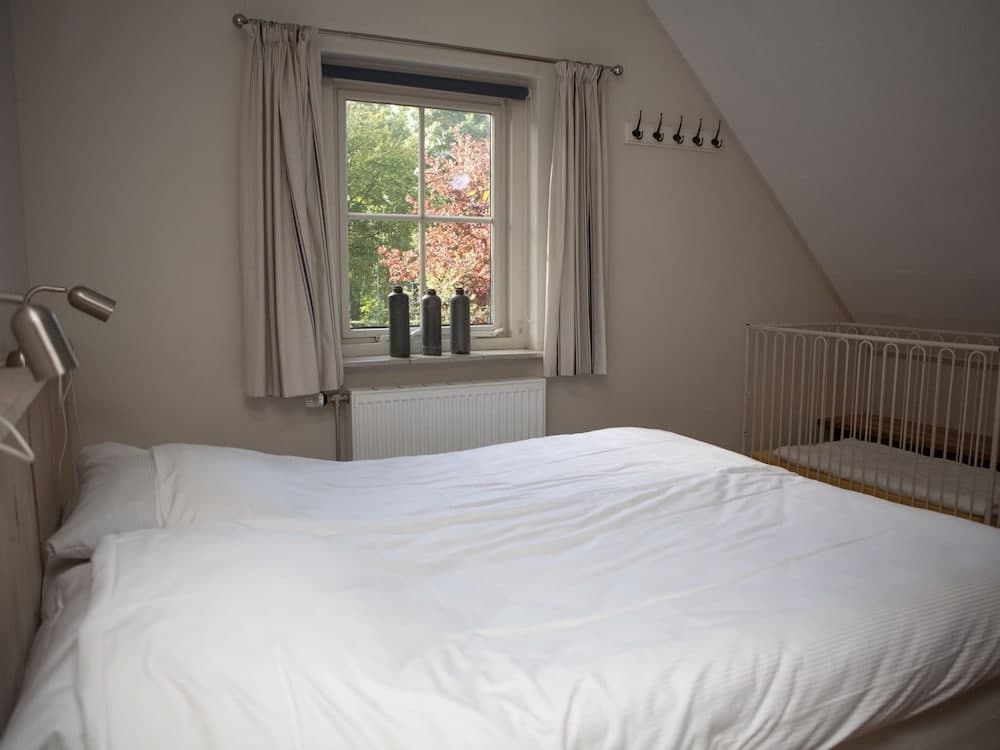 Spacious Farmhouse with Barbecue near Veluwe