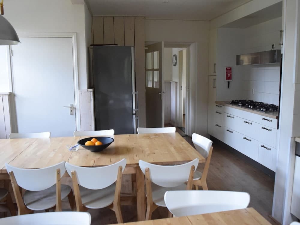 Spacious Farmhouse with Barbecue near Veluwe